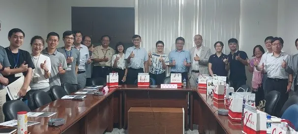 南臺灣科研產業化平台召集學校中山大學與義守、高醫、高雄大學老師一行拜訪聚和國際進行技術交流
